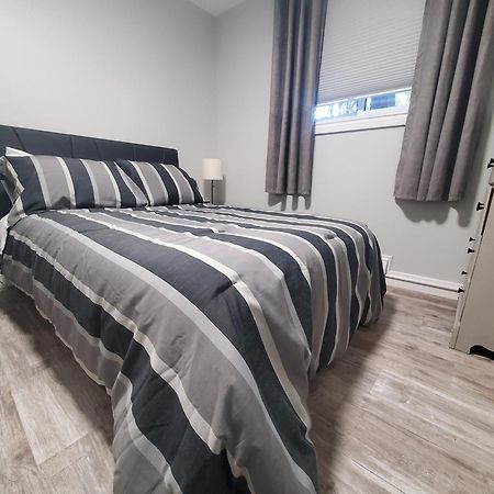 Modern Private 1Br Apt. W/Free Prkg + Fast Wi-Fi Sault Ste. Marie Eksteriør billede