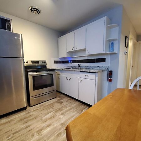 Modern Private 1Br Apt. W/Free Prkg + Fast Wi-Fi Sault Ste. Marie Eksteriør billede